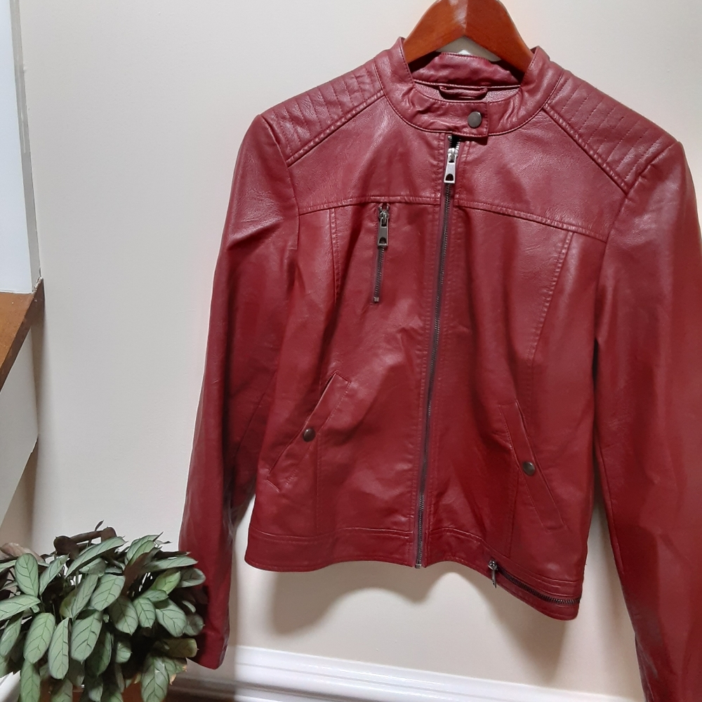 Fahsyee Faux leather jacket red size M